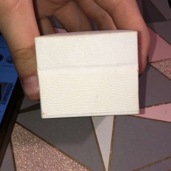 Earrings - Picture 4 of 6